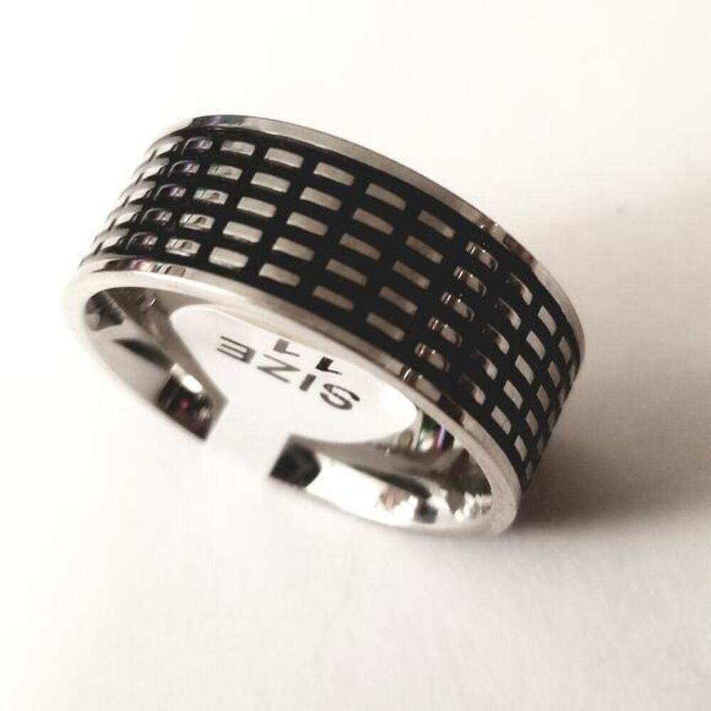New stainless steel two tone ring size 14